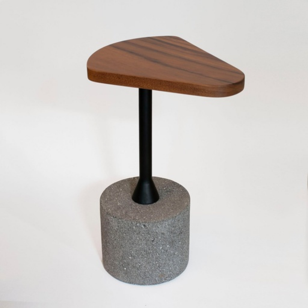 Side table triangulo bajo