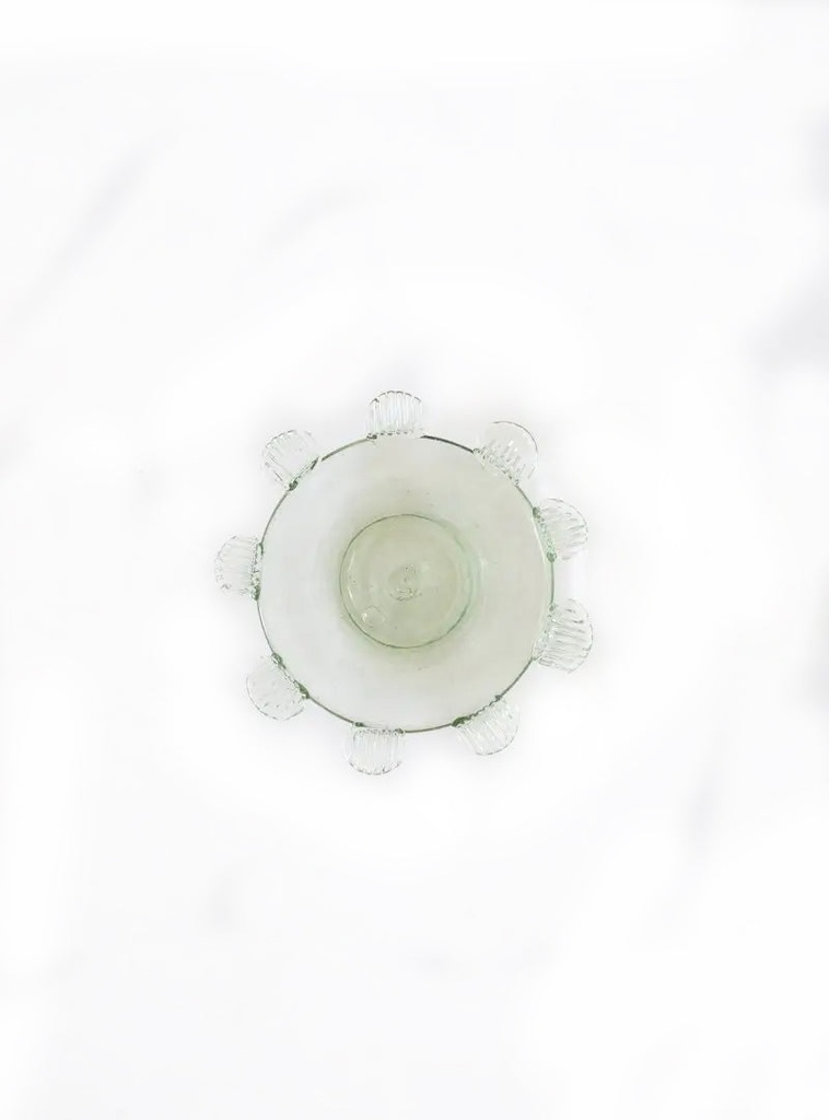 Plato pequeño de vidrio con plumas transparente