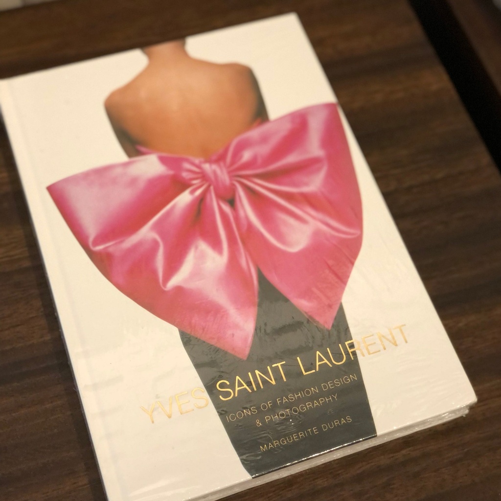 Libro Yves Saint Laurent