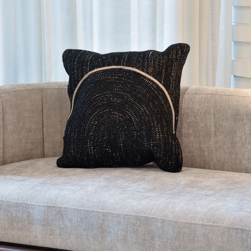 Cojín Tejido Arco Negro