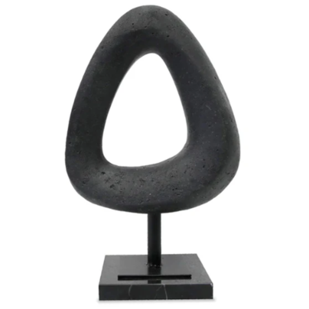 Escultura de Piedra Triangular